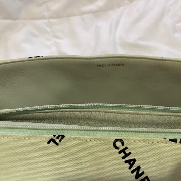 Vintage Chanel Light Mint Green Maxi Jumbo Logo Pattern Quilted Cotton Shoulder - Picture 7 of 15